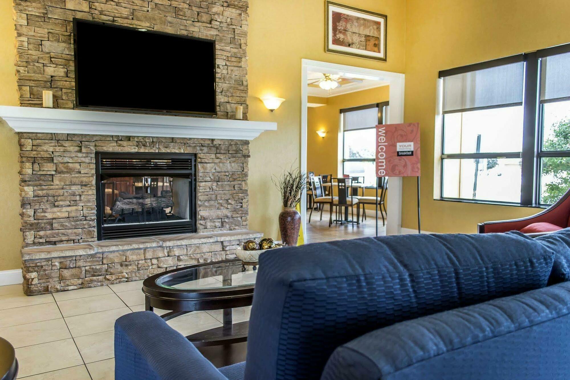 Comfort Inn & Suites Franklin East Экстерьер фото